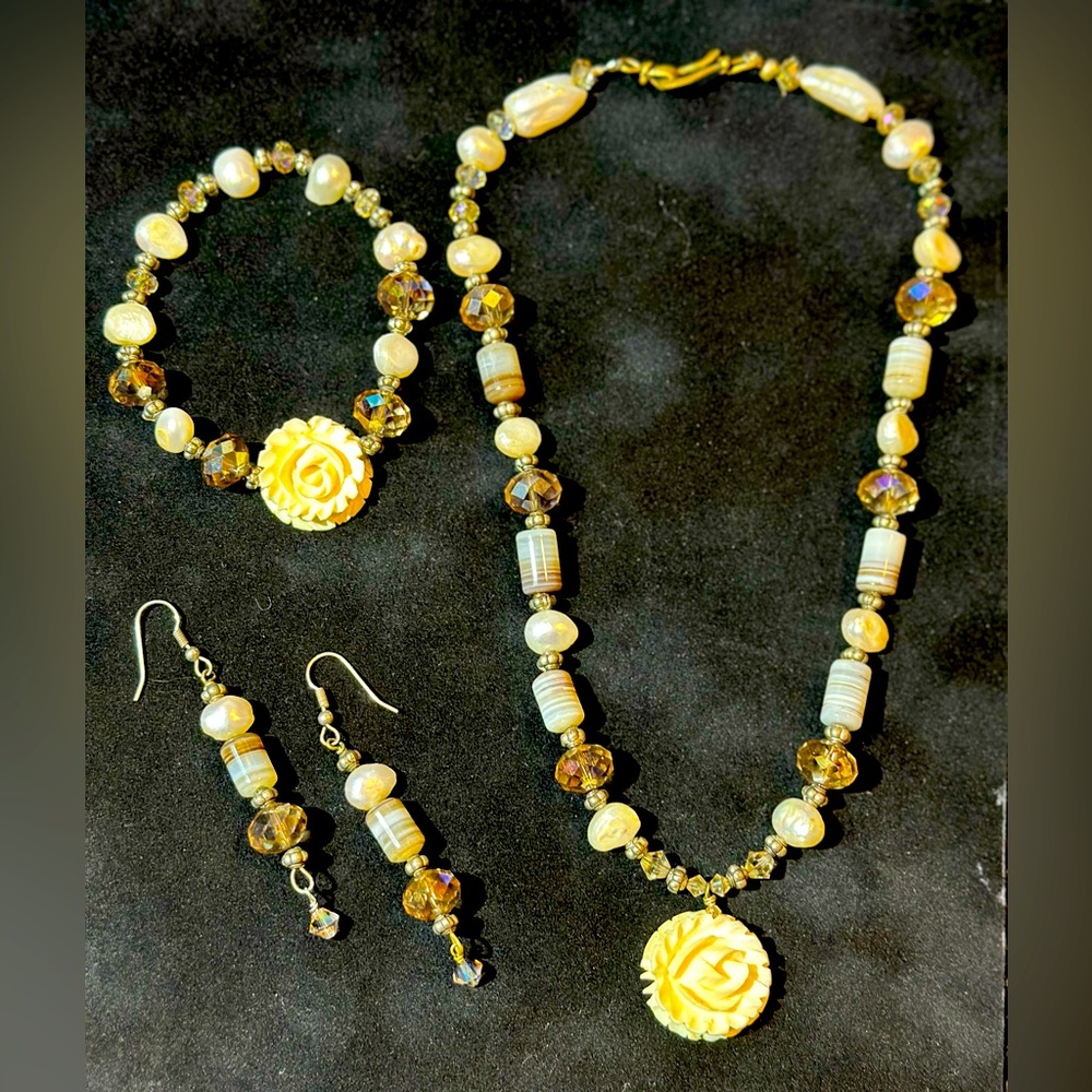 handmade necklace set. Swarovski  crystals, agate stones & pearls
